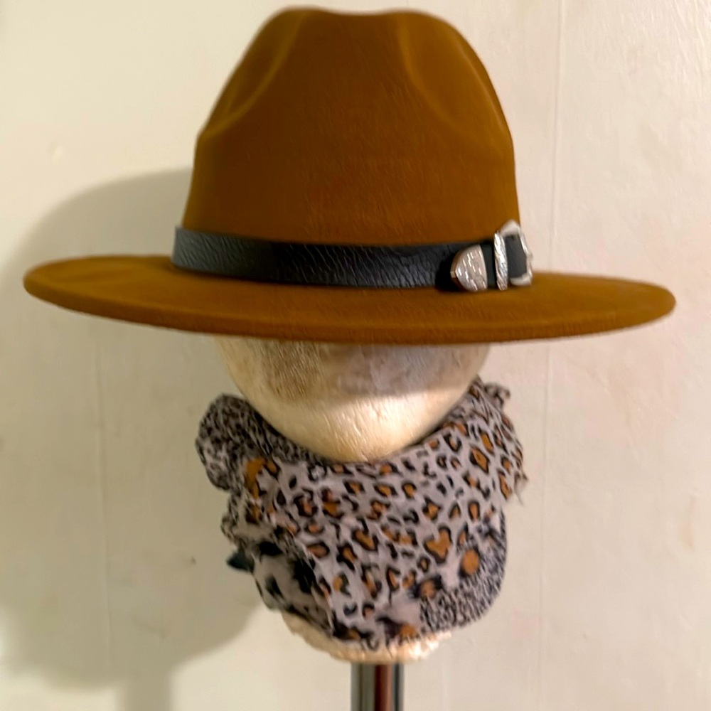 NWT BROWN HAT WITH BLACK BELT